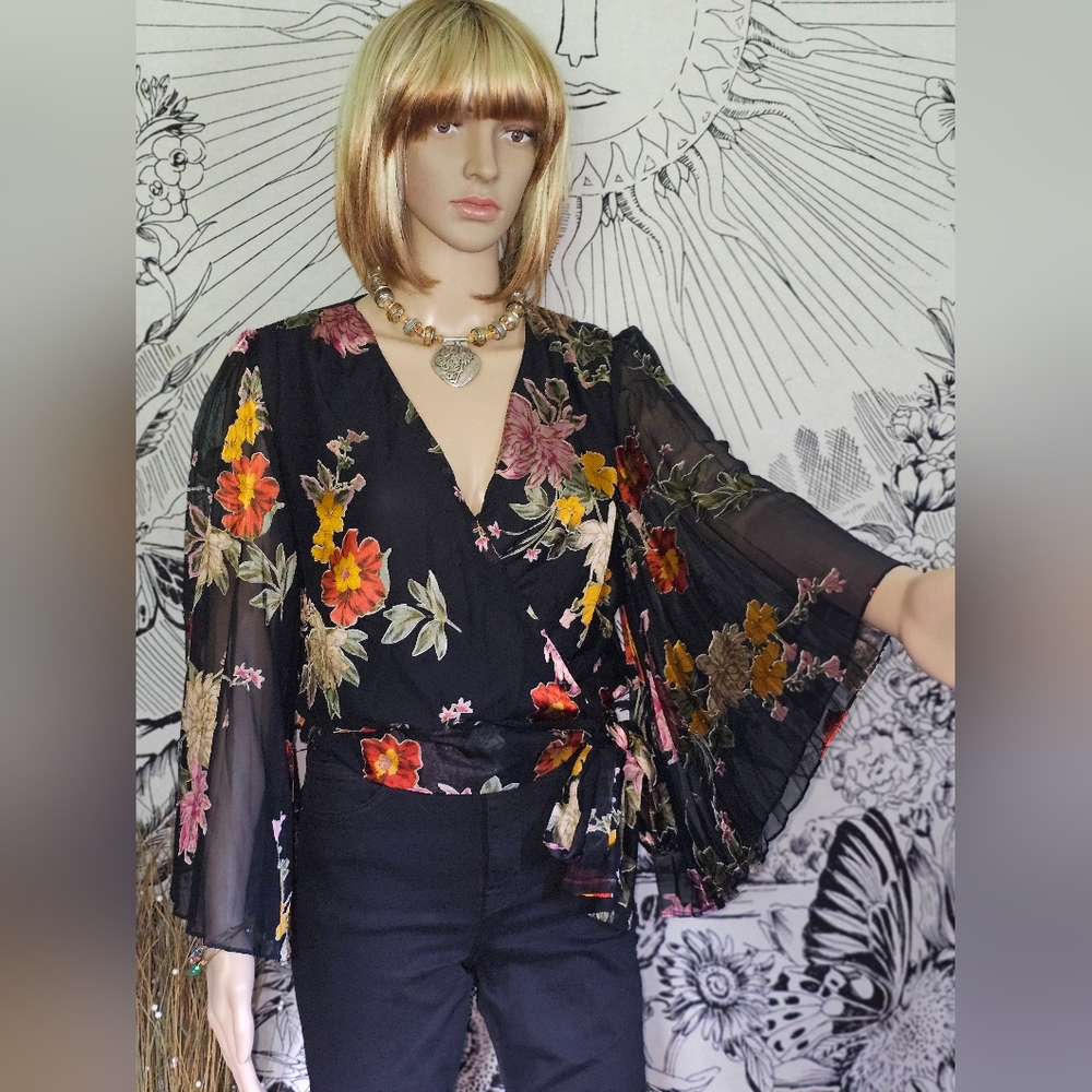 ASTR the Label Imogen Wrap Front Batwing Sleeve Blouse Large